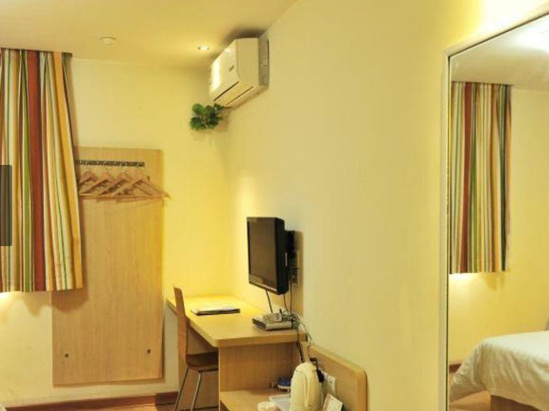 7 Days Inn Chengdu East Railway Station West Squar Extérieur photo